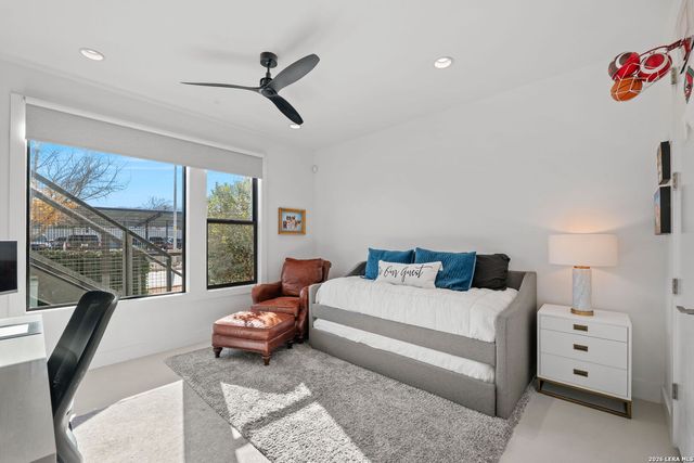 318 W Grayson St Unit 204, San Antonio, TX 78212