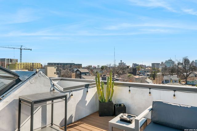 318 W Grayson St Unit 204, San Antonio, TX 78212