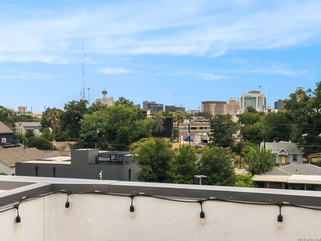 318 W Grayson St Unit 204, San Antonio, TX 78212