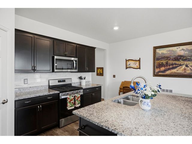 735 Camberly Dr, Windsor, CO 80550