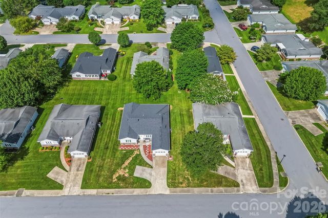 141 Derbyshire Drive, Hendersonville, NC 28792