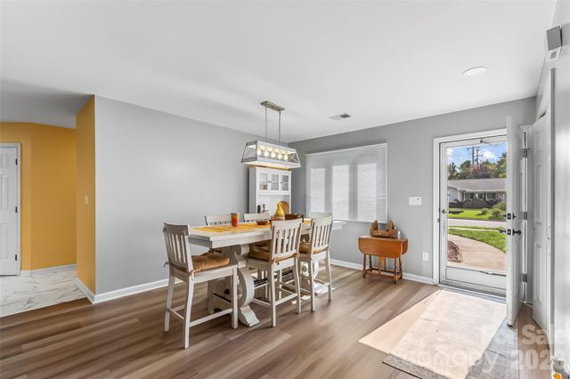 141 Derbyshire Drive, Hendersonville, NC 28792
