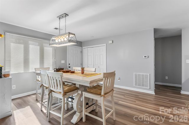 141 Derbyshire Drive, Hendersonville, NC 28792