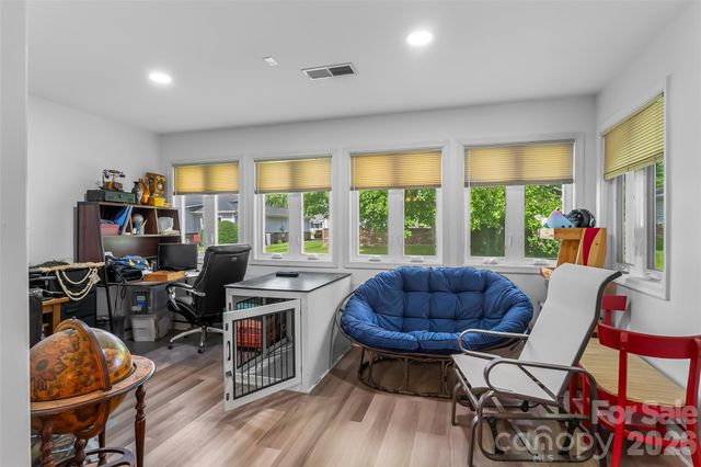 141 Derbyshire Drive, Hendersonville, NC 28792