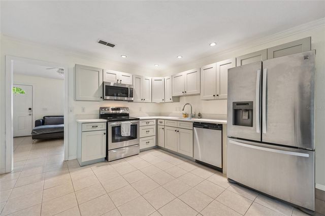 2040 E TRIANGLE DRIVE, Longwood, FL 32779
