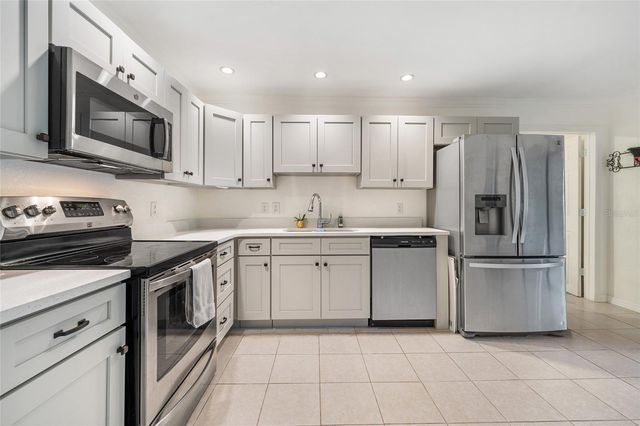 2040 E TRIANGLE DRIVE, Longwood, FL 32779