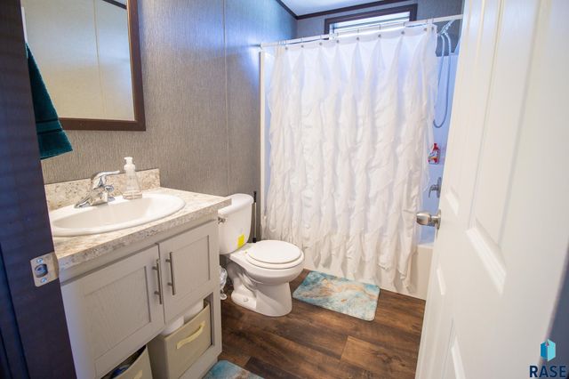 5652 W Meridian Pl Place, Sioux Falls, SD 57108