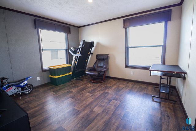 5652 W Meridian Pl Place, Sioux Falls, SD 57108