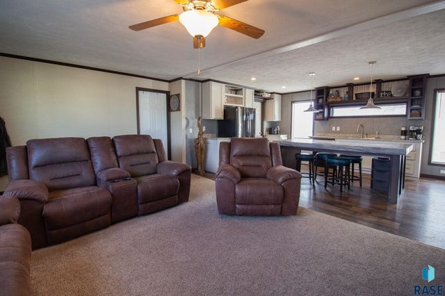 5652 W Meridian Pl Place, Sioux Falls, SD 57108