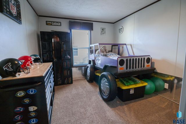 5652 W Meridian Pl Place, Sioux Falls, SD 57108