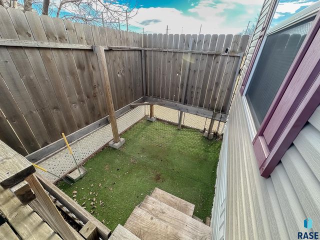 5652 W Meridian Pl Place, Sioux Falls, SD 57108