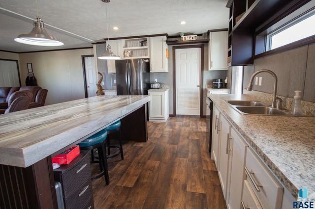 5652 W Meridian Pl Place, Sioux Falls, SD 57108