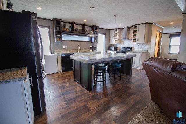 5652 W Meridian Pl Place, Sioux Falls, SD 57108