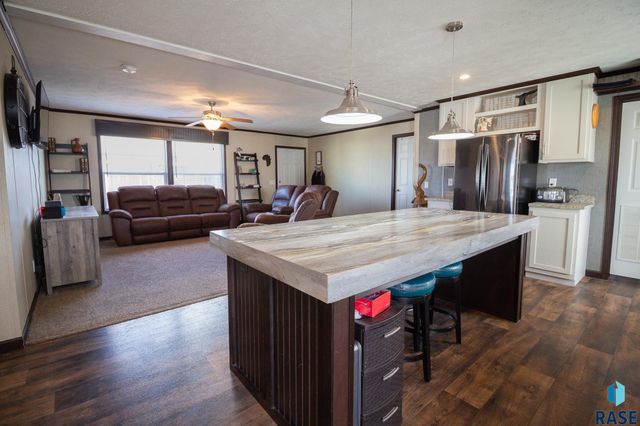 5652 W Meridian Pl Place, Sioux Falls, SD 57108