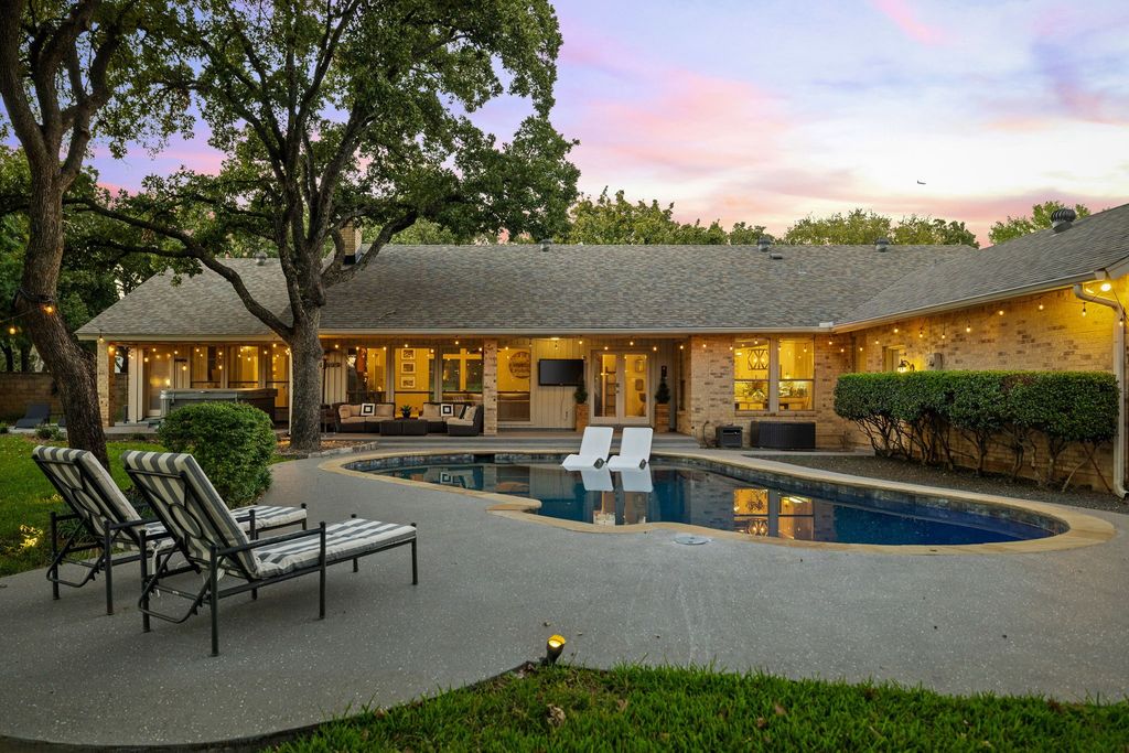 315 Oak Trail Drive, Double Oak, TX 75077