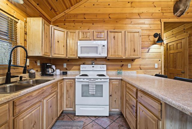 28930 Big Pine Road, Logan, OH 43138