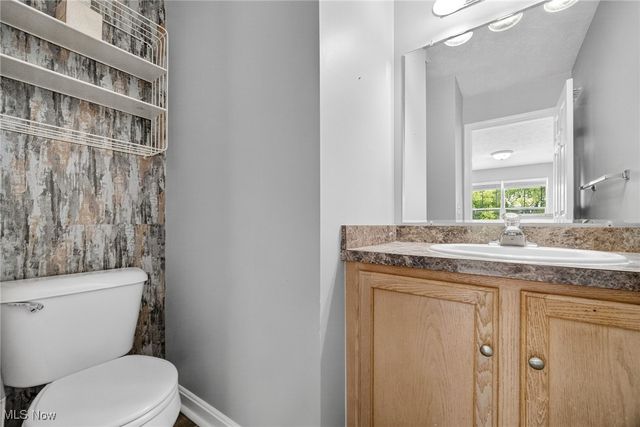 17639 Wildwood Lane, Cleveland, OH 44119