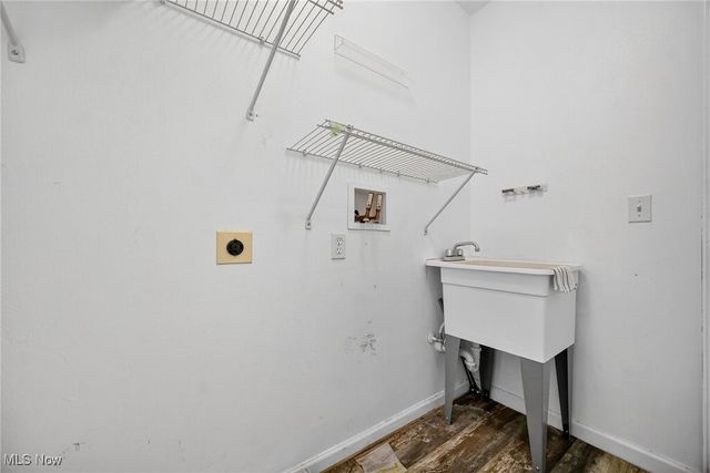 17639 Wildwood Lane, Cleveland, OH 44119