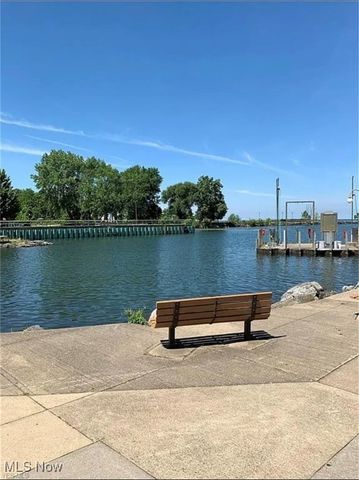 17639 Wildwood Lane, Cleveland, OH 44119