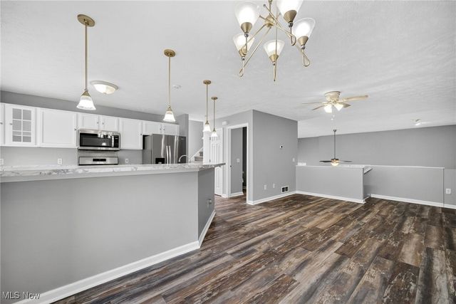 17639 Wildwood Lane, Cleveland, OH 44119