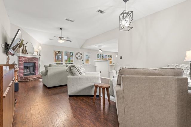 270 Frederick Circle, Flint, TX 75762