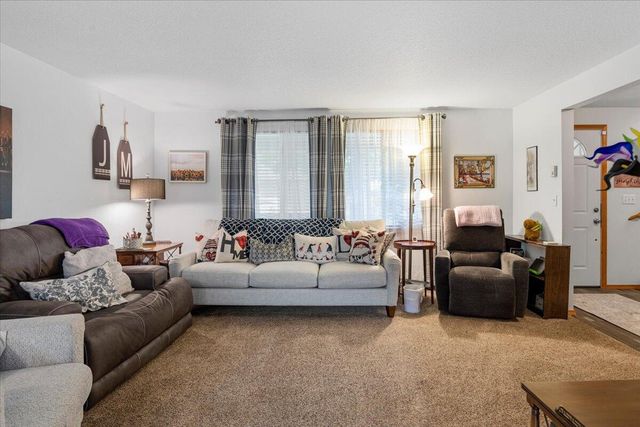 23 SE Benaiah Circle, Bend, OR 97702