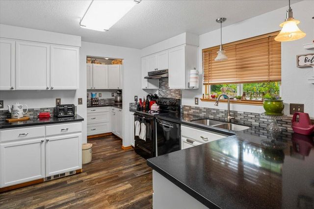 23 SE Benaiah Circle, Bend, OR 97702