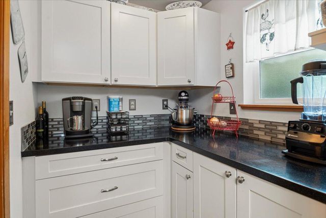 23 SE Benaiah Circle, Bend, OR 97702