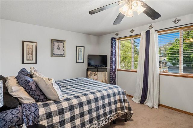 23 SE Benaiah Circle, Bend, OR 97702