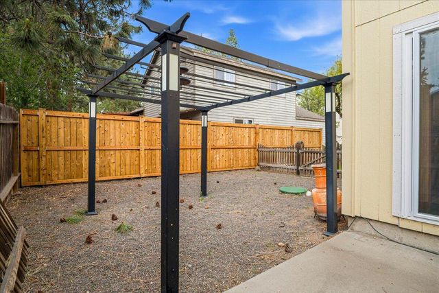 23 SE Benaiah Circle, Bend, OR 97702