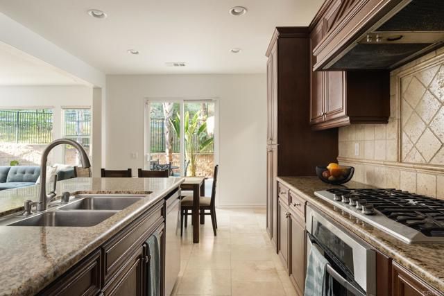 636 Weatherstone Way, San Marcos, CA 92078