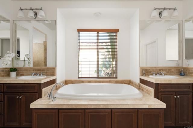 636 Weatherstone Way, San Marcos, CA 92078