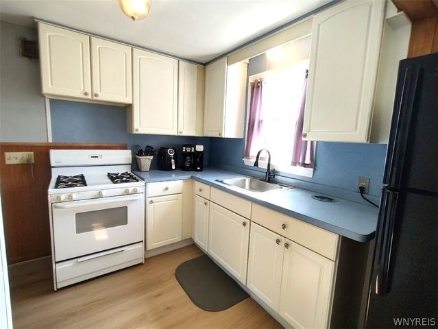 8 Allen Street, Evans, NY 14006