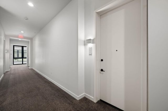 800 Embassy DR 302, Austin, TX 78702
