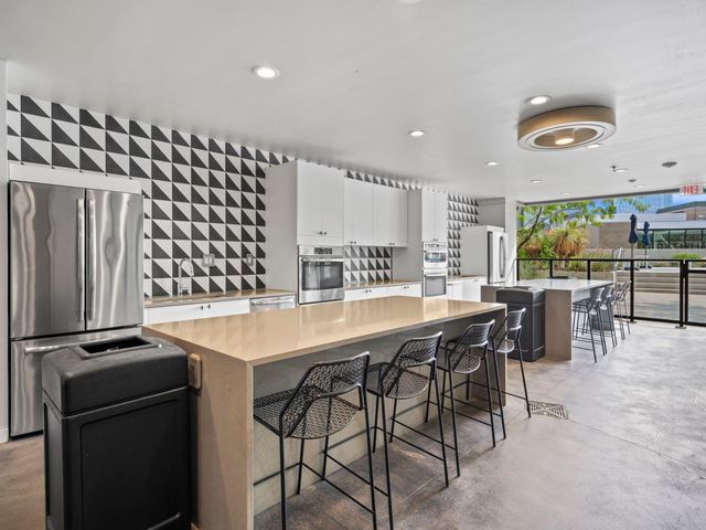 800 Embassy DR 302, Austin, TX 78702