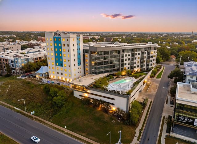 800 Embassy DR 302, Austin, TX 78702
