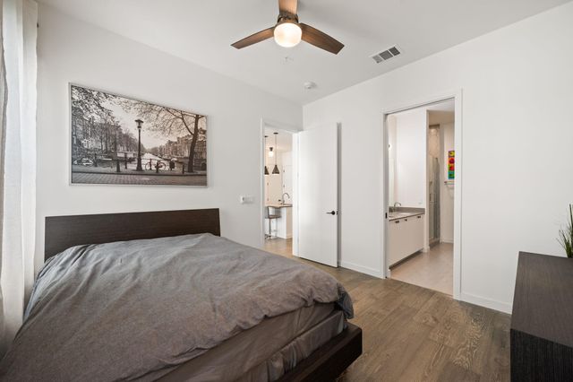 800 Embassy DR 302, Austin, TX 78702