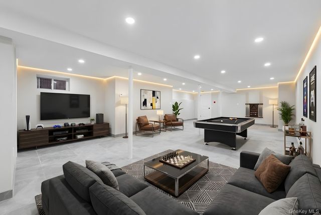 11244 212th Street, Queens Village, NY 11429