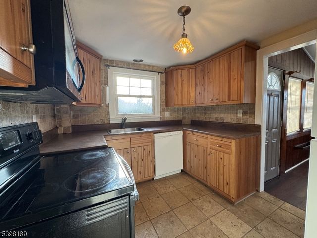 13 Log Cabin Ter, Sparta Twp., NJ 07871