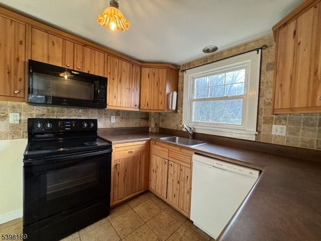 13 Log Cabin Ter, Sparta Twp., NJ 07871