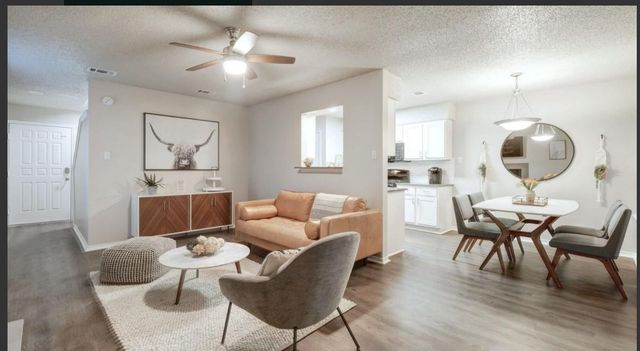 1338 christopher Ave 1212, Round Rock, TX 78681