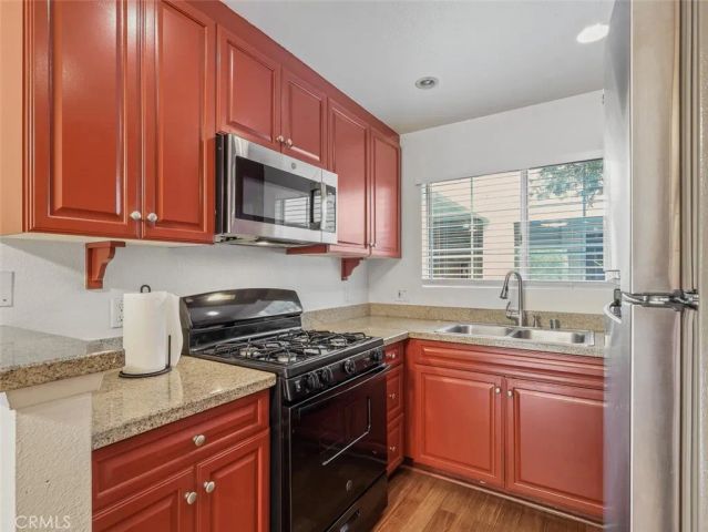 5540 S Owensmouth Avenue 107, Woodland Hills, CA 91367