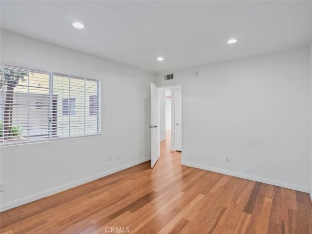 5540 S Owensmouth Avenue 107, Woodland Hills, CA 91367