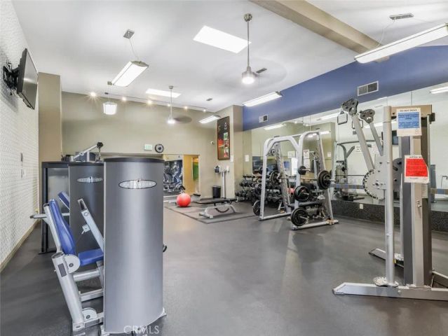 5540 S Owensmouth Avenue 107, Woodland Hills, CA 91367