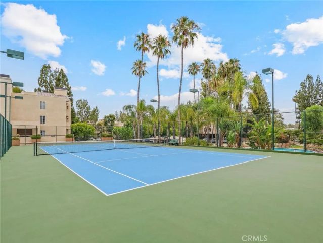 5540 S Owensmouth Avenue 107, Woodland Hills, CA 91367