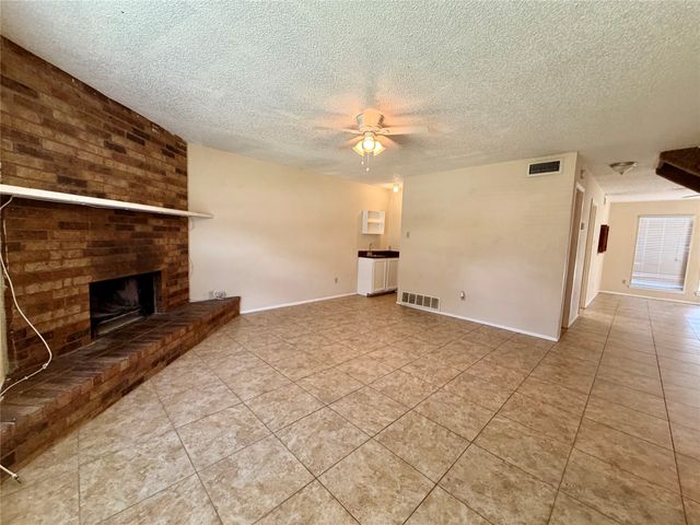1301 Lovell Drive, Arlington, TX 76012