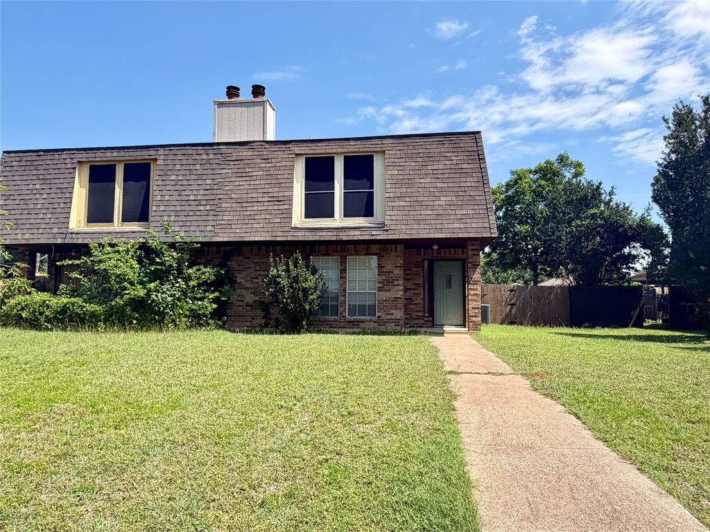 1301 Lovell Drive, Arlington, TX 76012
