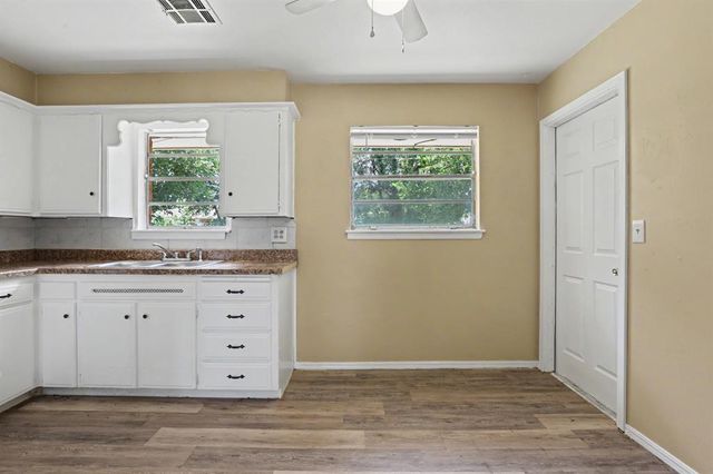 644 W Main Street, Moore, OK 73160