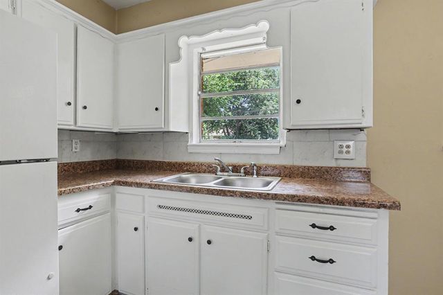 644 W Main Street, Moore, OK 73160