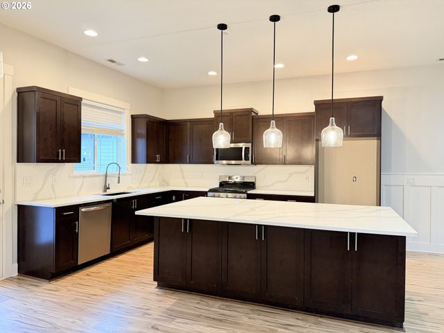 28172 Sw ICELAND Ave, Wilsonville, OR 97070